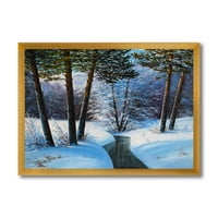 Коледна гора с дървета и река трета в рамка